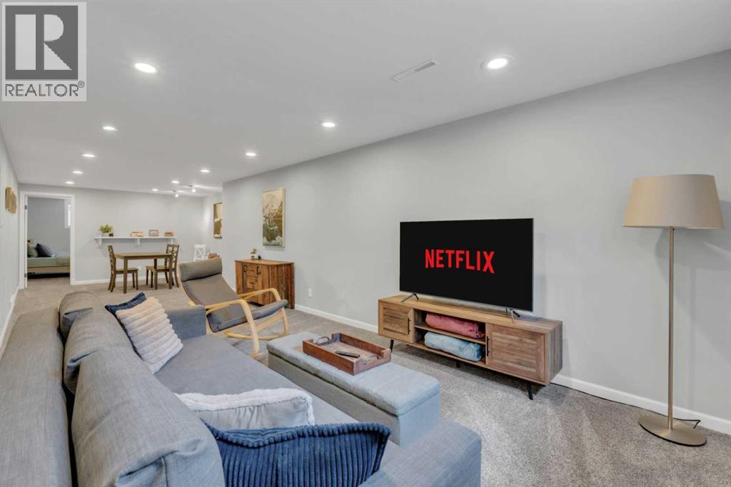 19 Garrick Drive Sw, Calgary, Alberta  T3E 5B4 - Photo 31 - A2284137