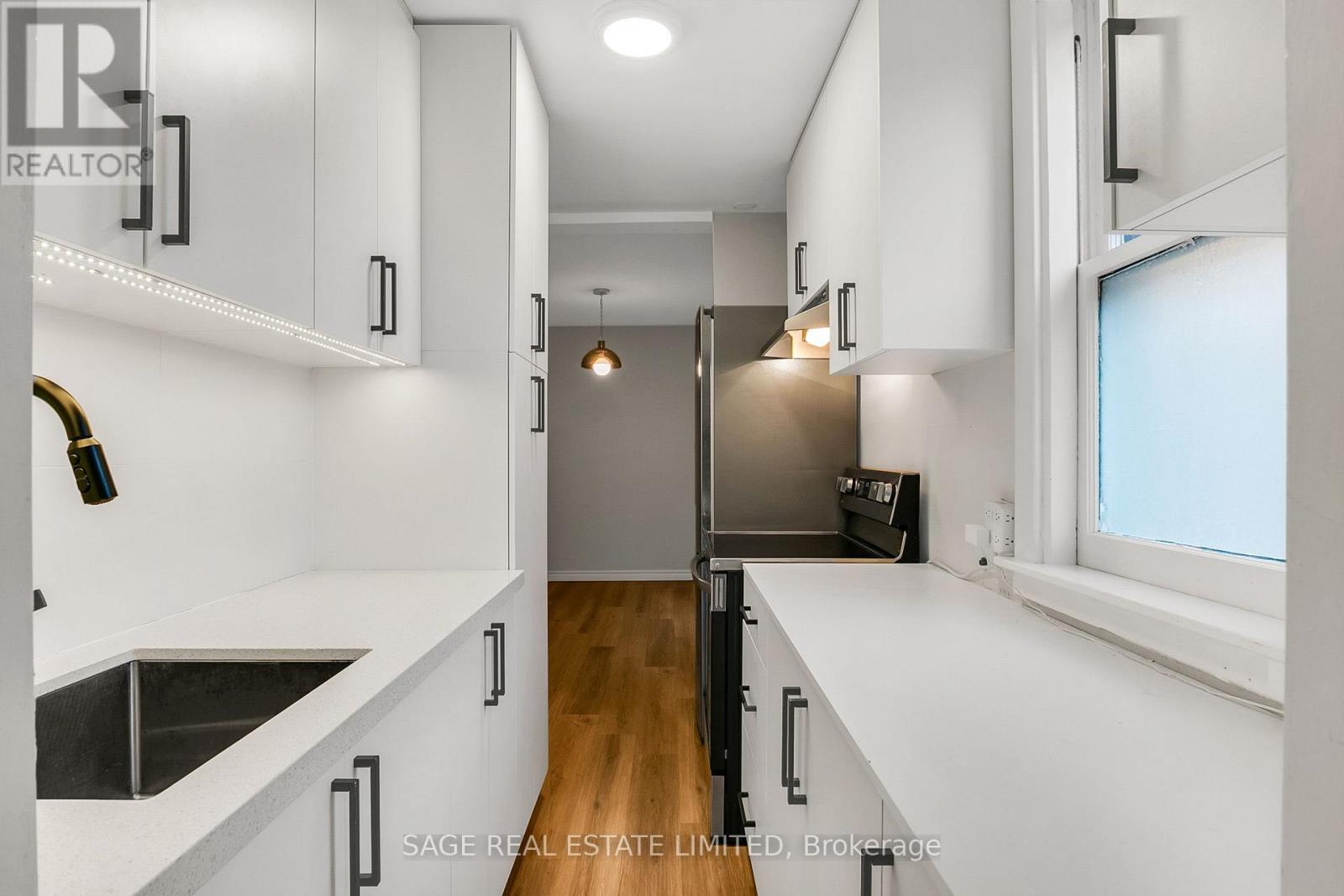 Upper - 633 St Clair Avenue W, Toronto, Ontario  M6G 2Y2 - Photo 13 - C12594062