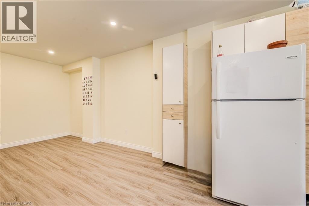 284 Westcourt Place, Waterloo, Ontario  N2L 2R7 - Photo 8 - 40802611