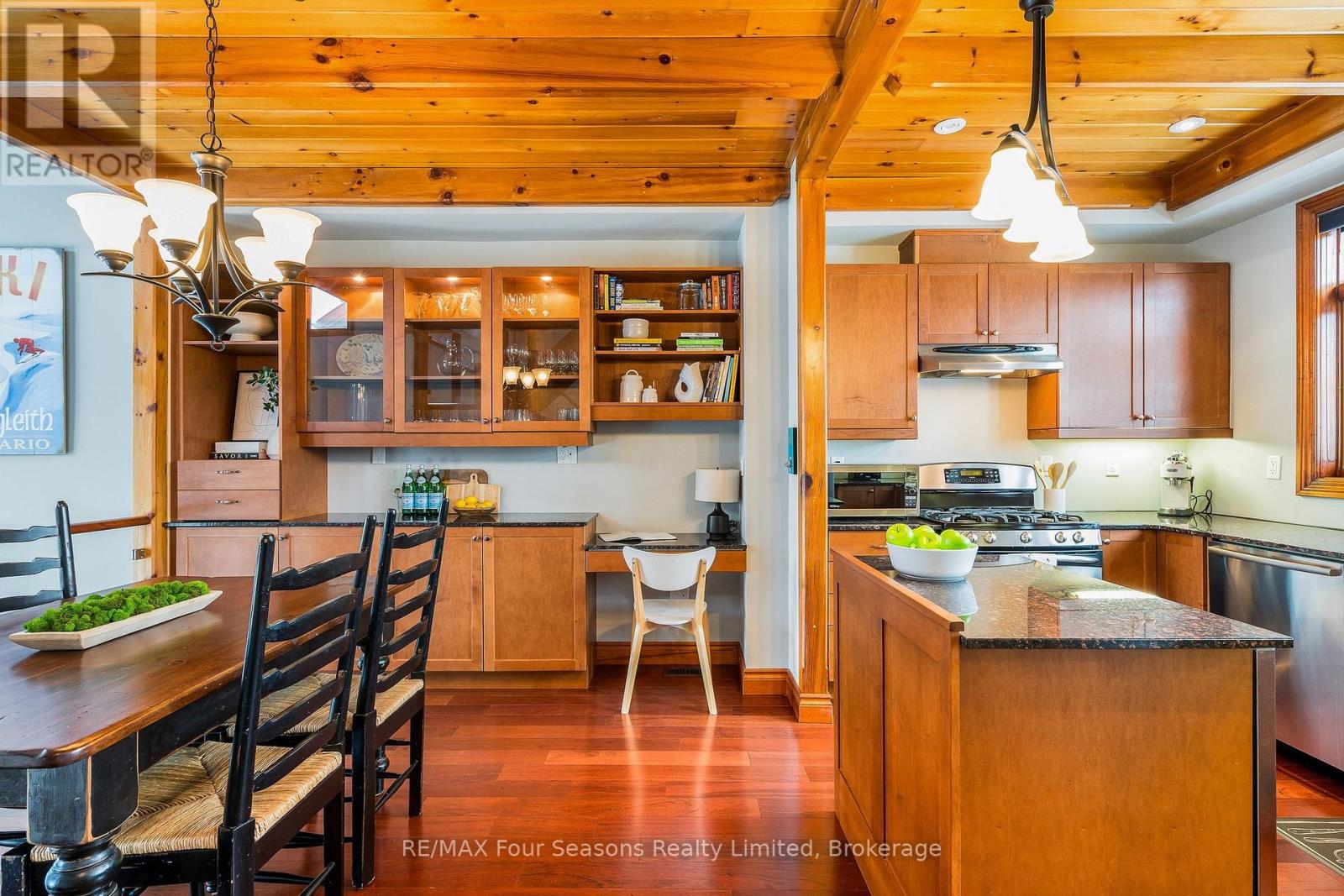 41 - 214 Blueski George Crescent, Blue Mountains, Ontario  L9Y 0V5 - Photo 11 - X12764986