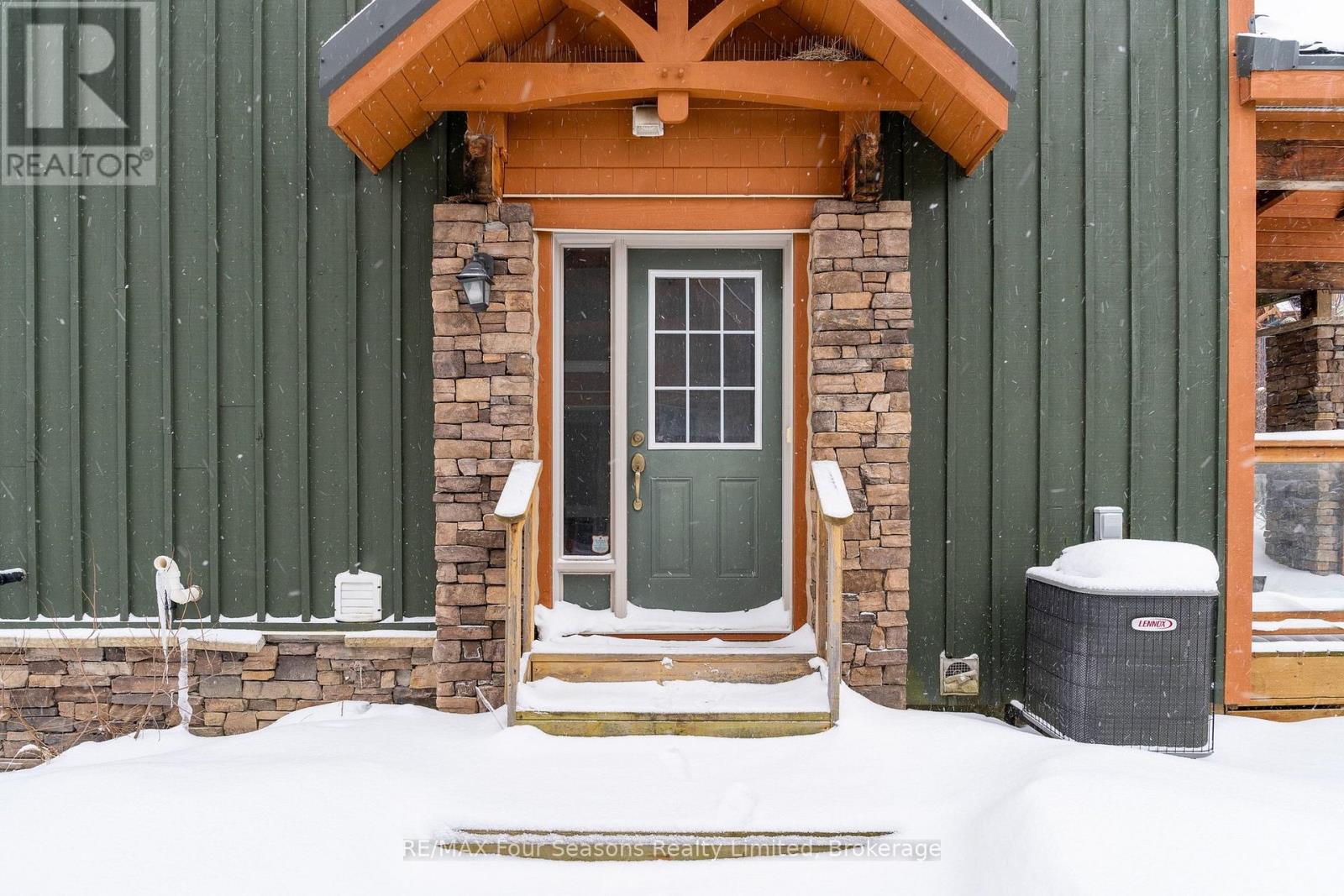 41 - 214 Blueski George Crescent, Blue Mountains, Ontario  L9Y 0V5 - Photo 2 - X12764986