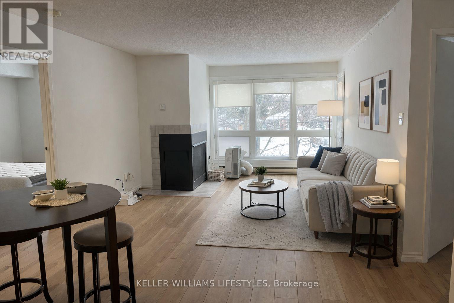 320 - 15 Jacksway Crescent, London North, Ontario  N5X 3T5 - Photo 2 - X12765054