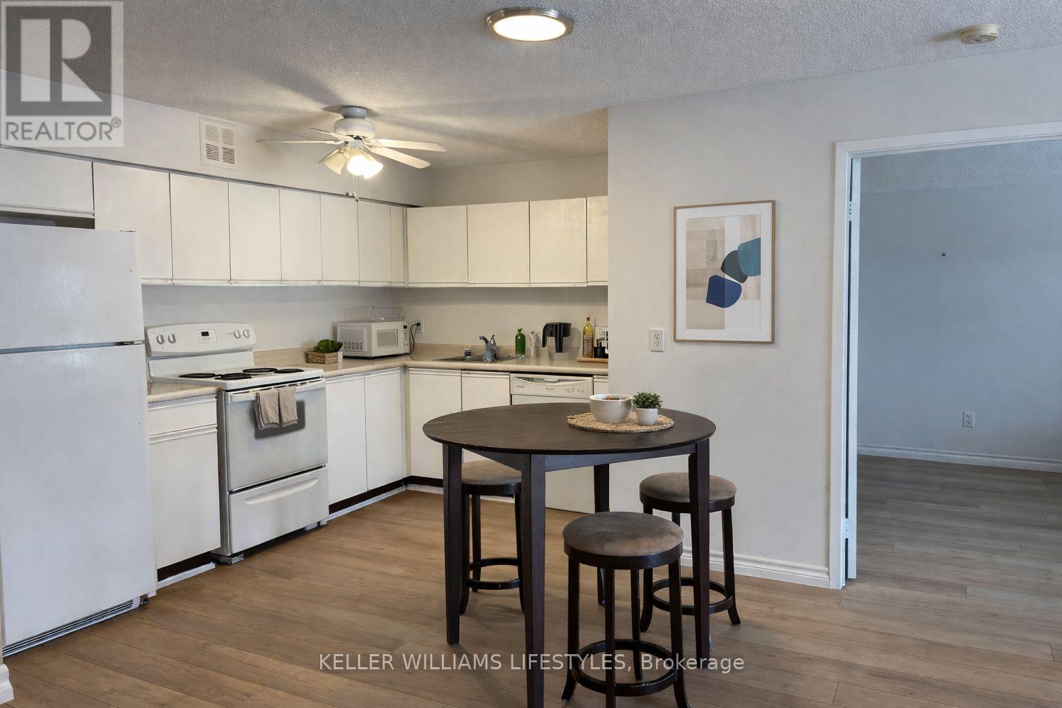 320 - 15 Jacksway Crescent, London North, Ontario  N5X 3T5 - Photo 3 - X12765054