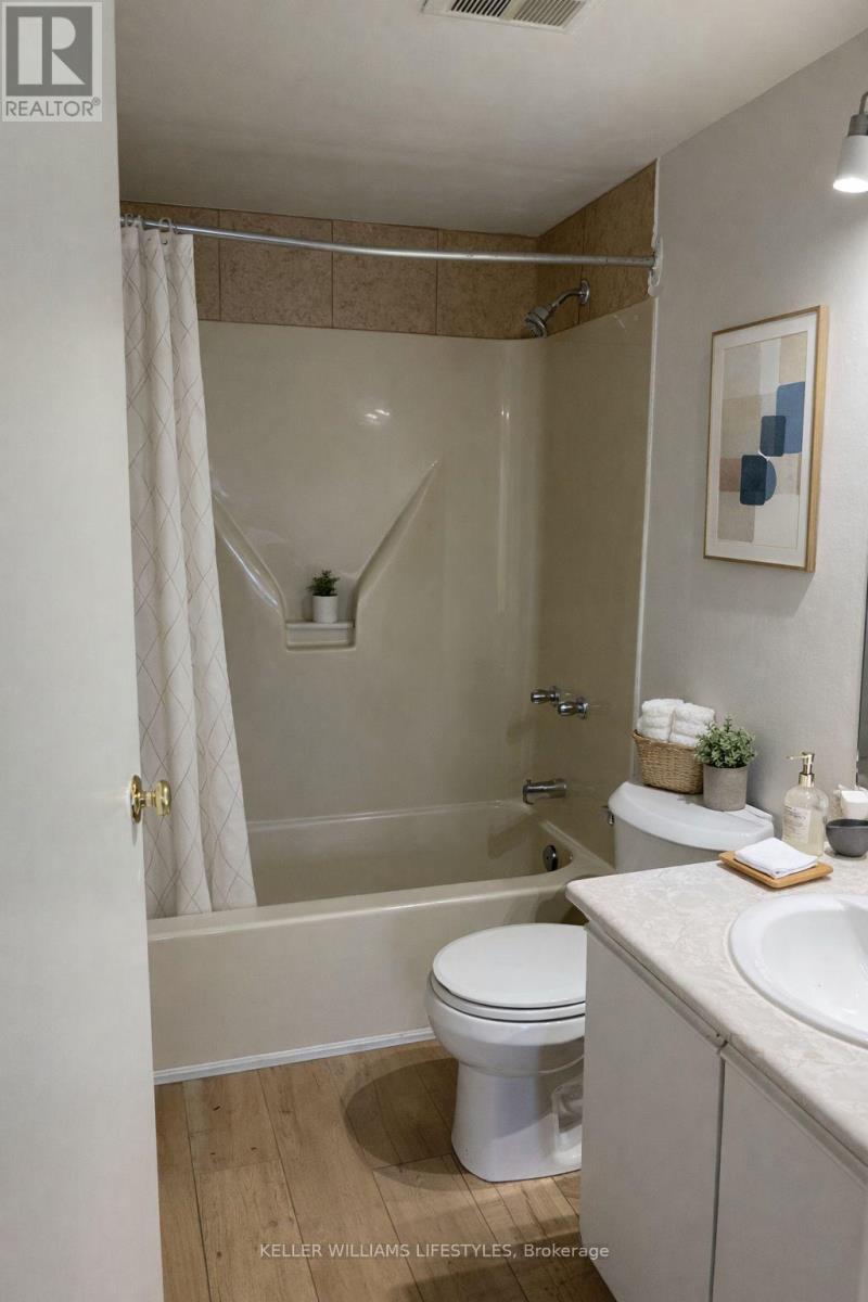 320 - 15 Jacksway Crescent, London North, Ontario  N5X 3T5 - Photo 5 - X12765054