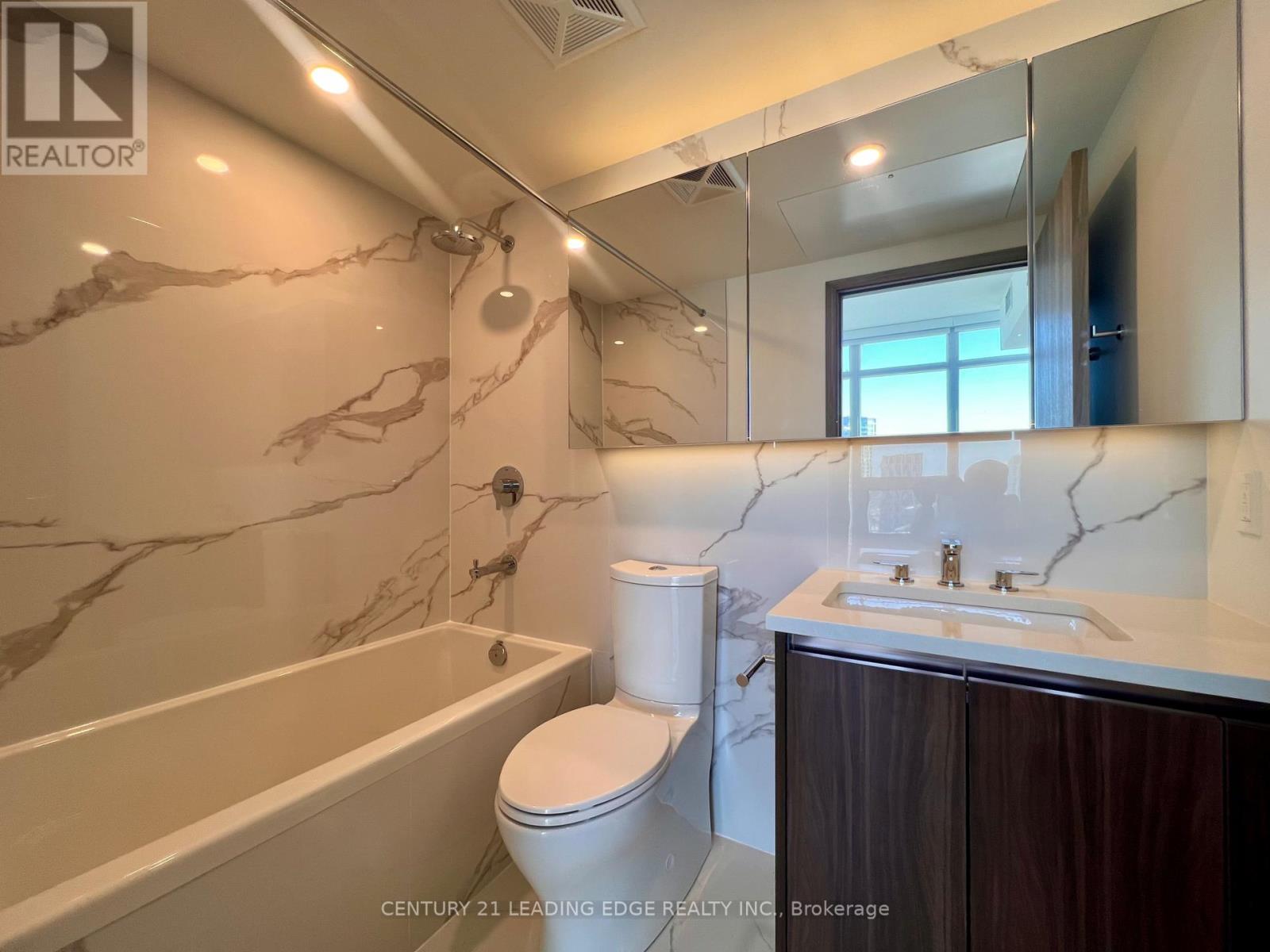 3311 - 3 Concord City Place Way, Toronto, Ontario  M5V 0X4 - Photo 11 - C12763574