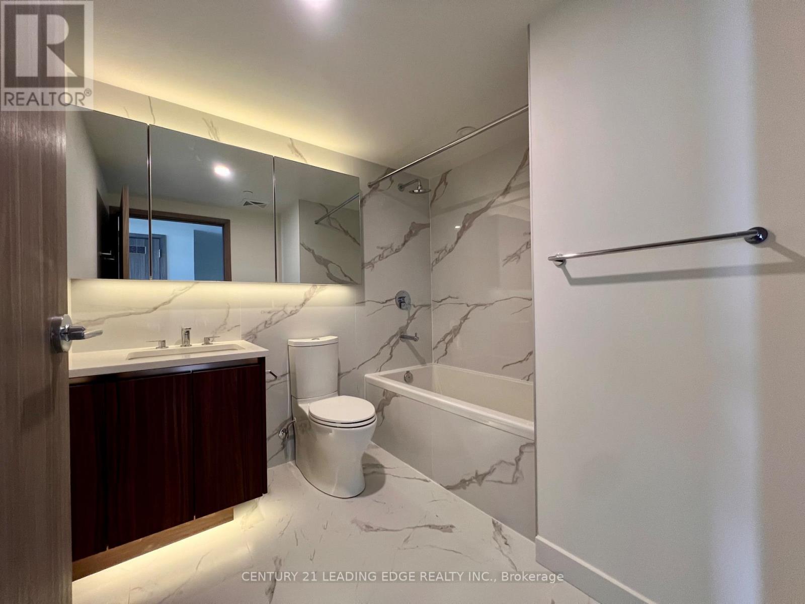 3311 - 3 Concord City Place Way, Toronto, Ontario  M5V 0X4 - Photo 9 - C12763574