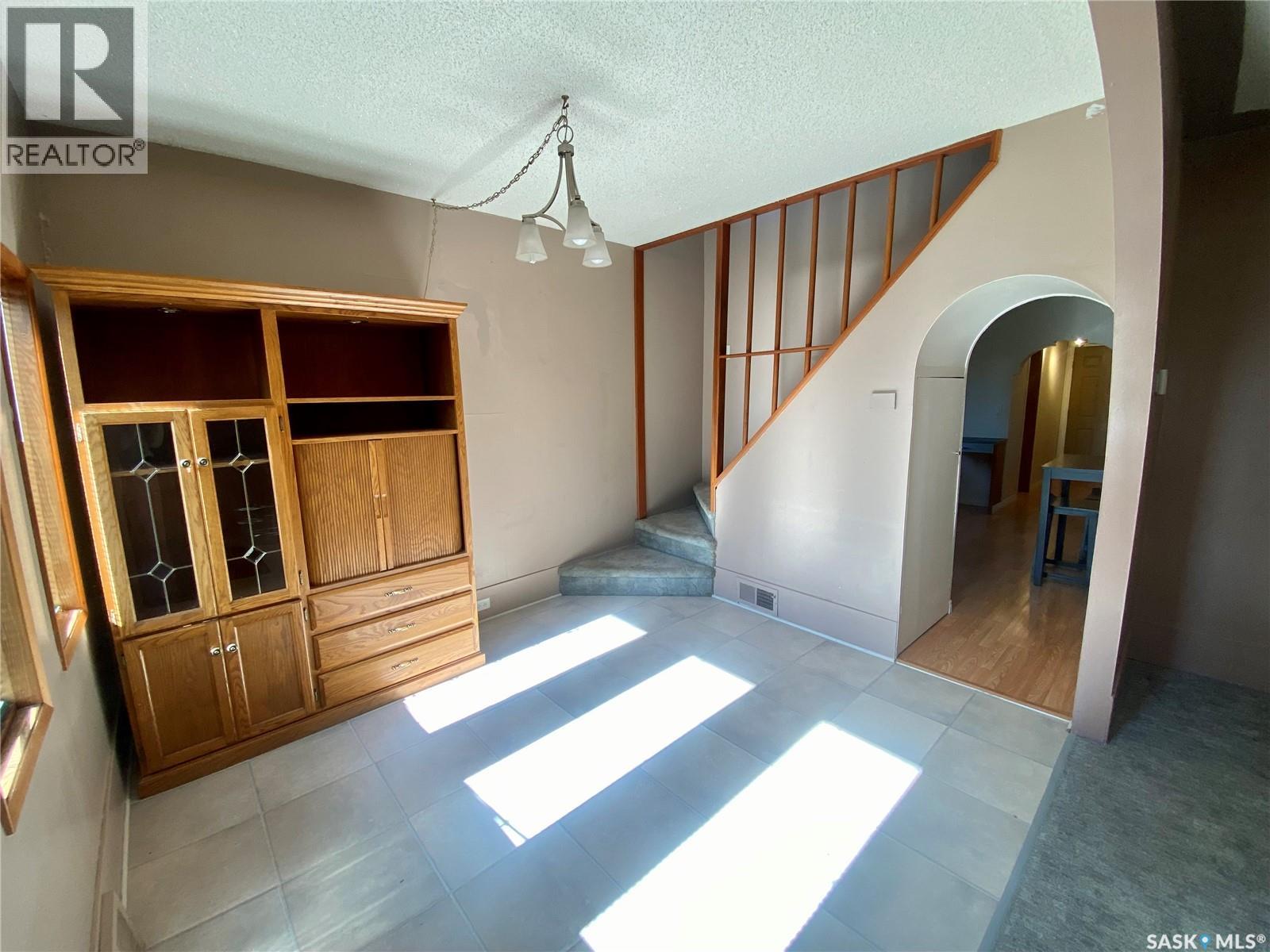 505 2nd Street, Estevan, Saskatchewan  S4A 0K6 - Photo 5 - SK019453