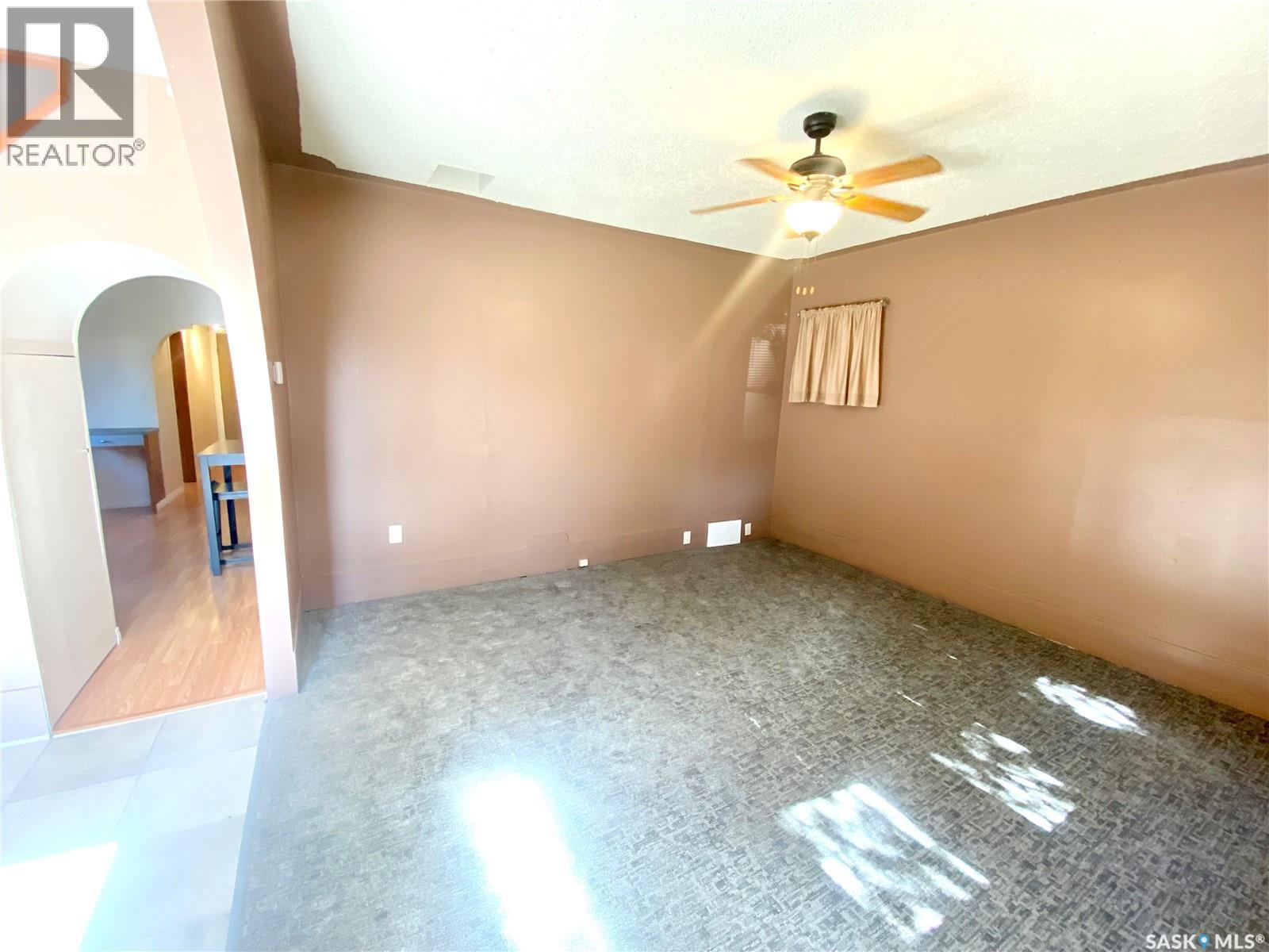 505 2nd Street, Estevan, Saskatchewan  S4A 0K6 - Photo 6 - SK019453