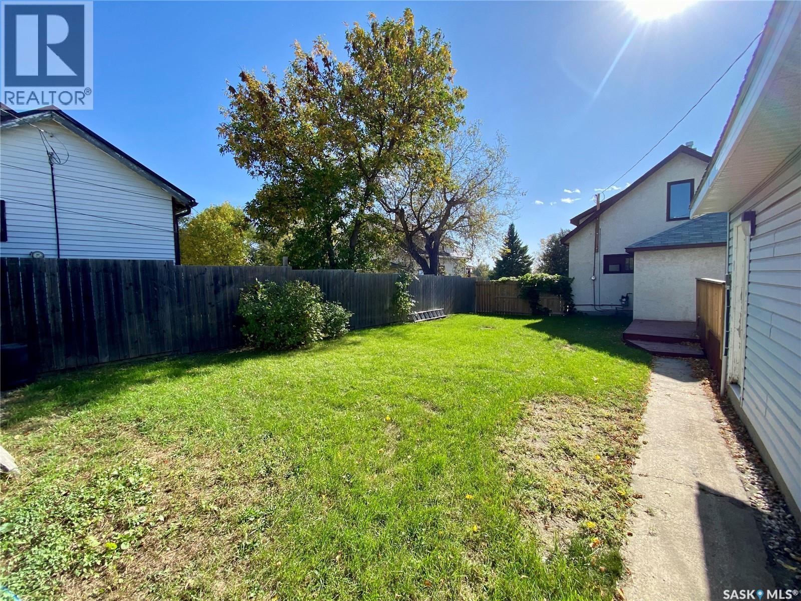 505 2nd Street, Estevan, Saskatchewan  S4A 0K6 - Photo 33 - SK019453