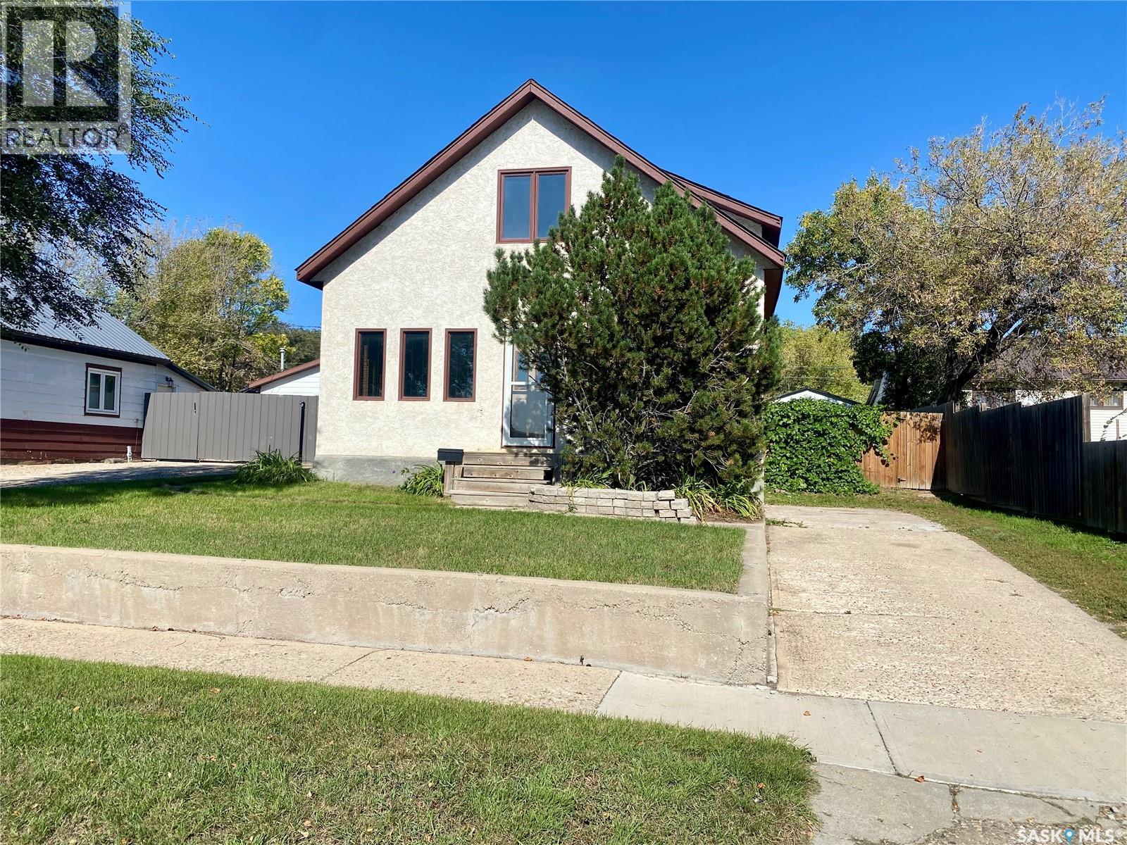 505 2nd Street, Estevan, Saskatchewan  S4A 0K6 - Photo 37 - SK019453