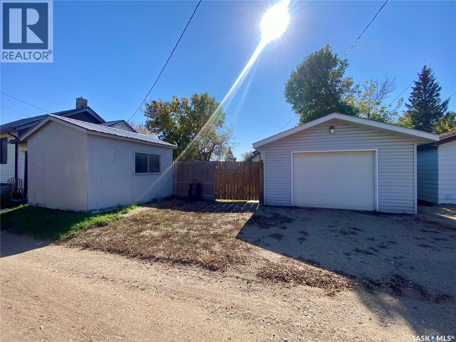 505 2nd Street, Estevan, Saskatchewan  S4A 0K6 - Photo 34 - SK019453