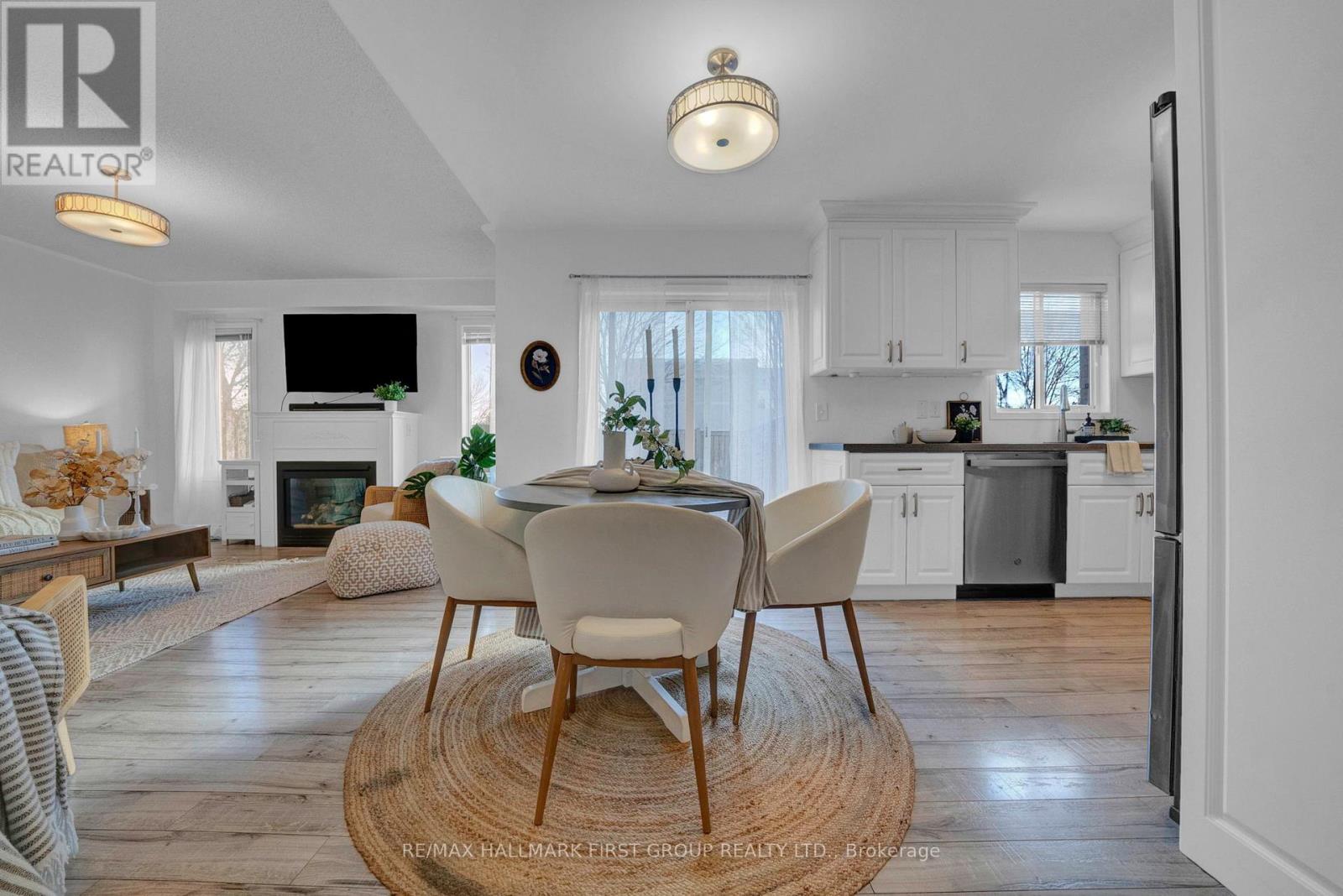 25 Sprucewood Crescent, Clarington (Bowmanville), Ontario  L1C 5C6 - Photo 4 - E12765044