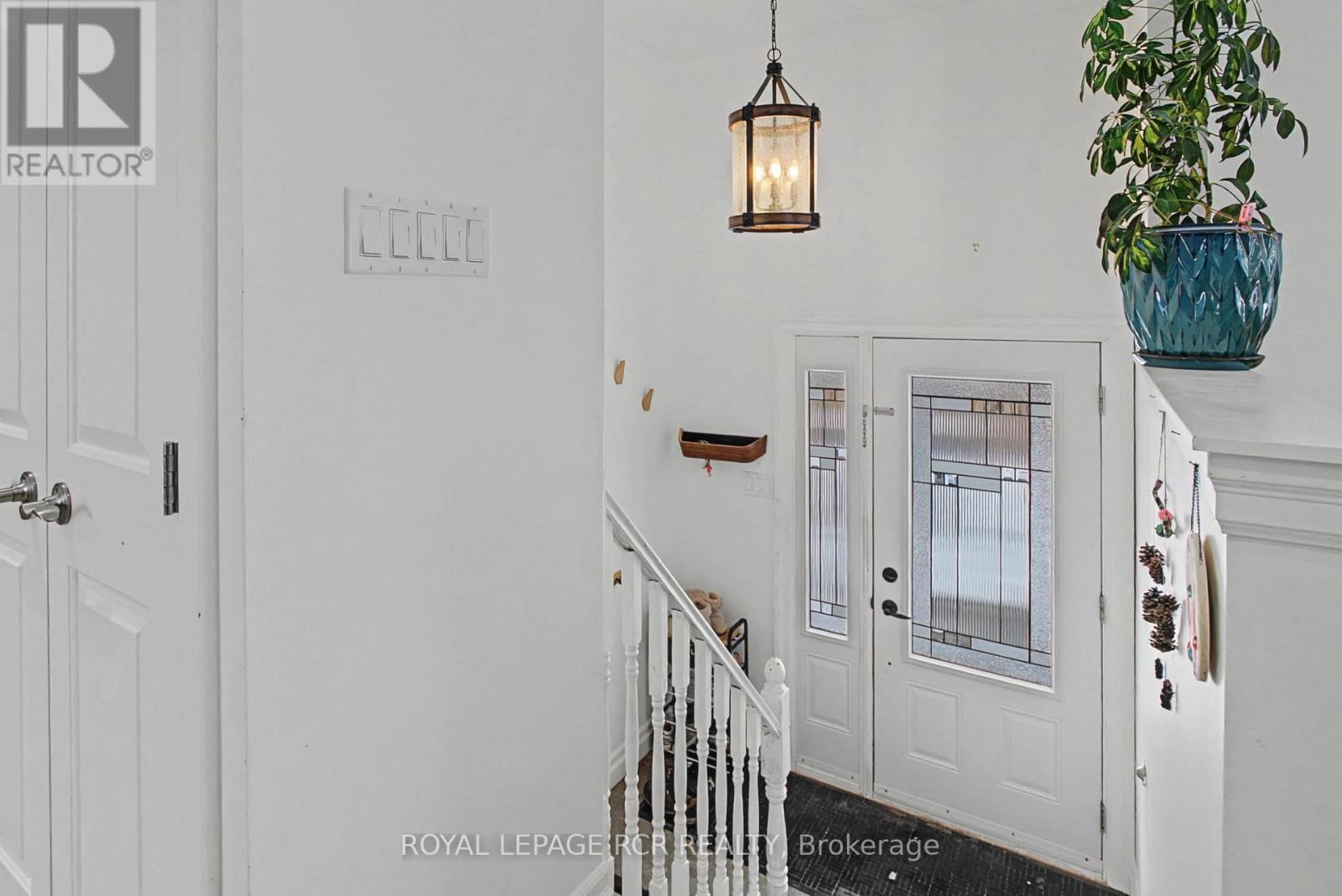 248 Talbot Crescent, Newmarket, Ontario  L3Y 1A3 - Photo 5 - N12750674