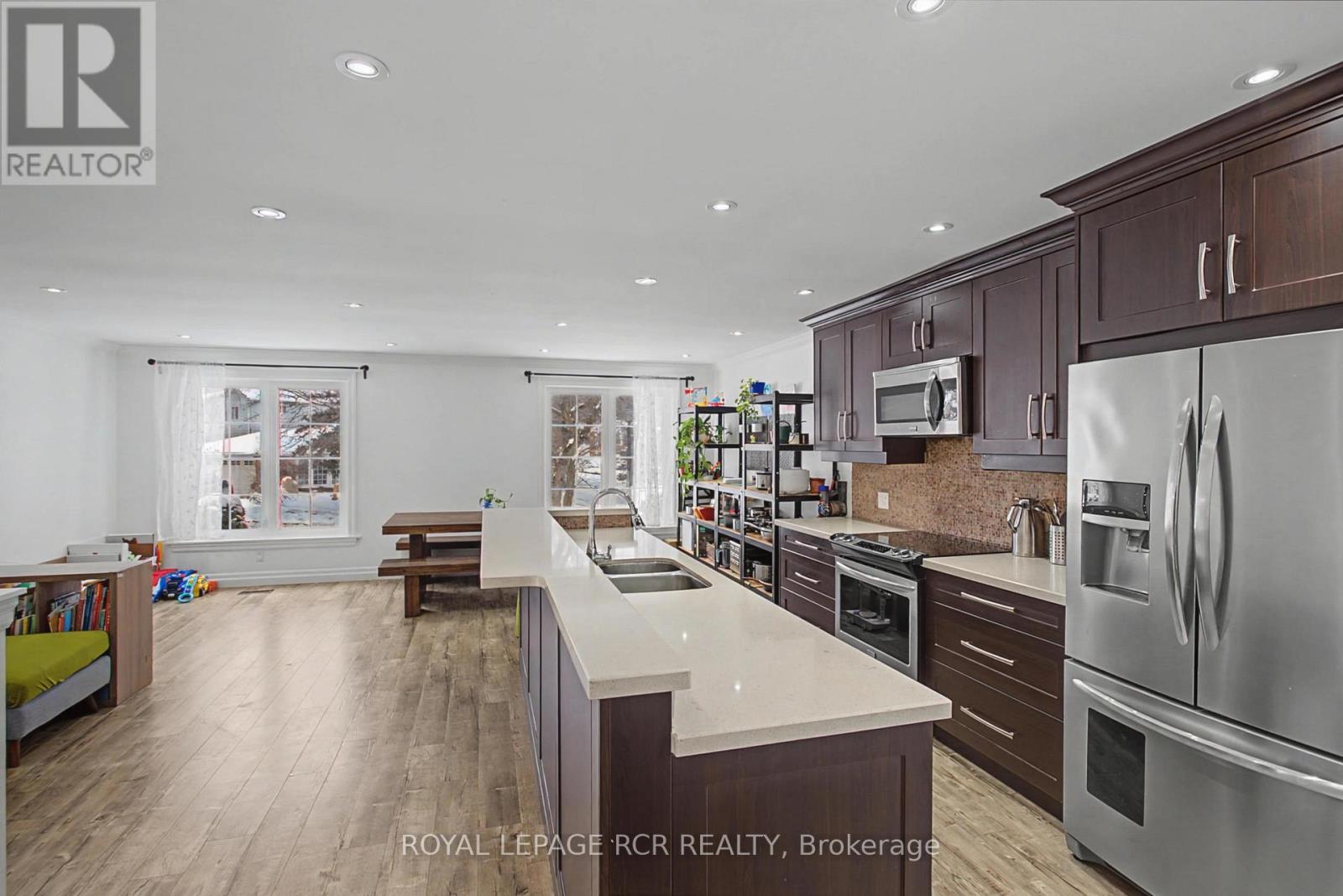 248 Talbot Crescent, Newmarket, Ontario  L3Y 1A3 - Photo 8 - N12750674