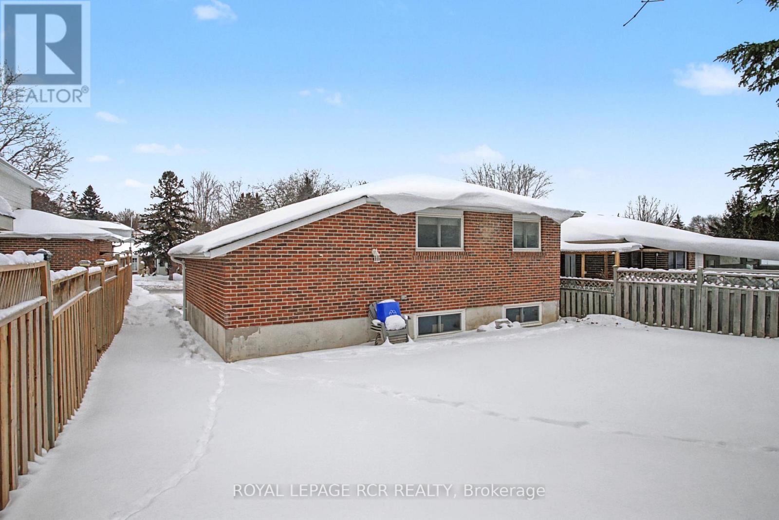 248 Talbot Crescent, Newmarket, Ontario  L3Y 1A3 - Photo 4 - N12750674