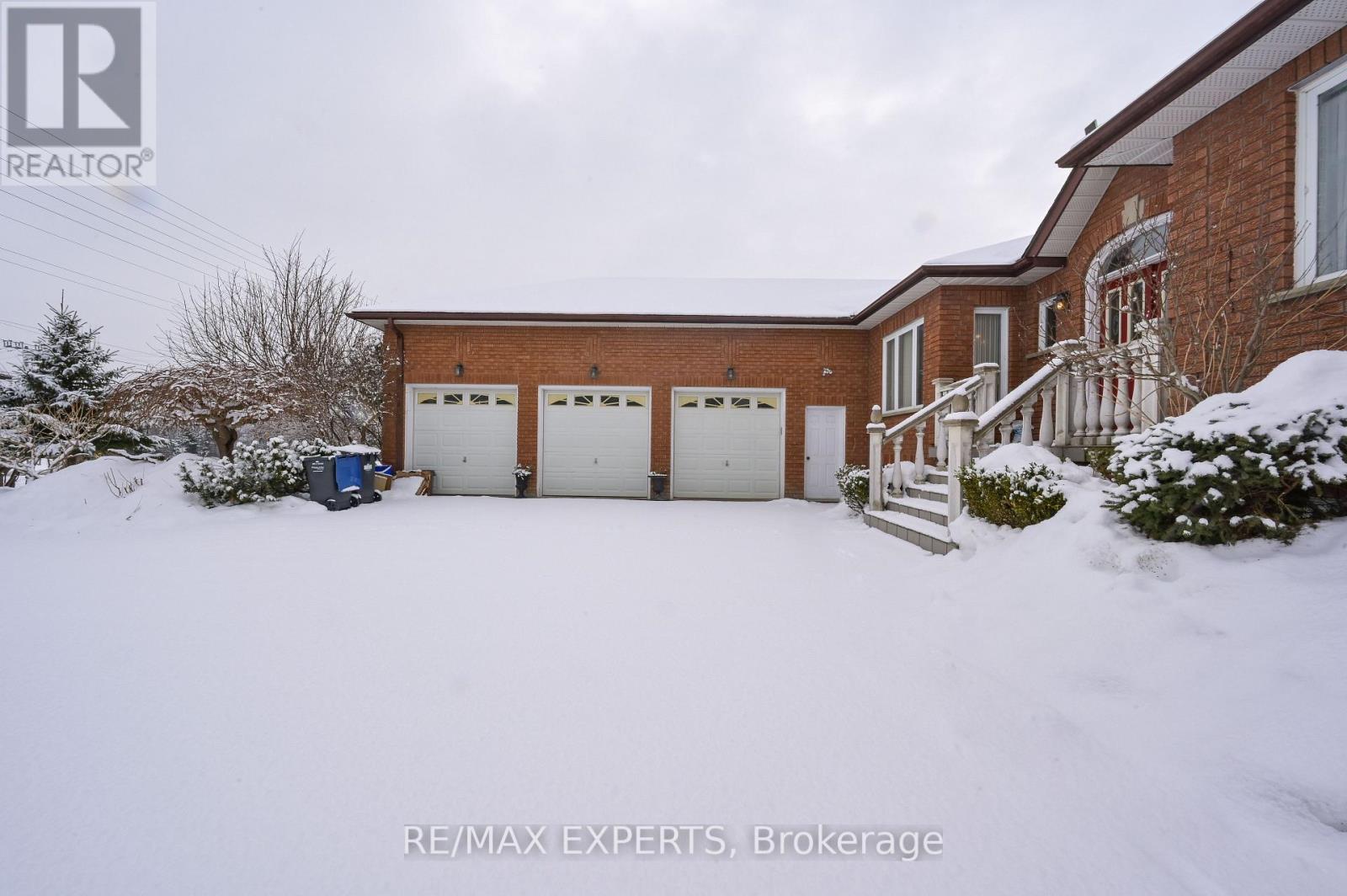 13668 Emil Kolb Parkway, Caledon (Bolton West), Ontario  L7E 2L4 - Photo 3 - W12764990