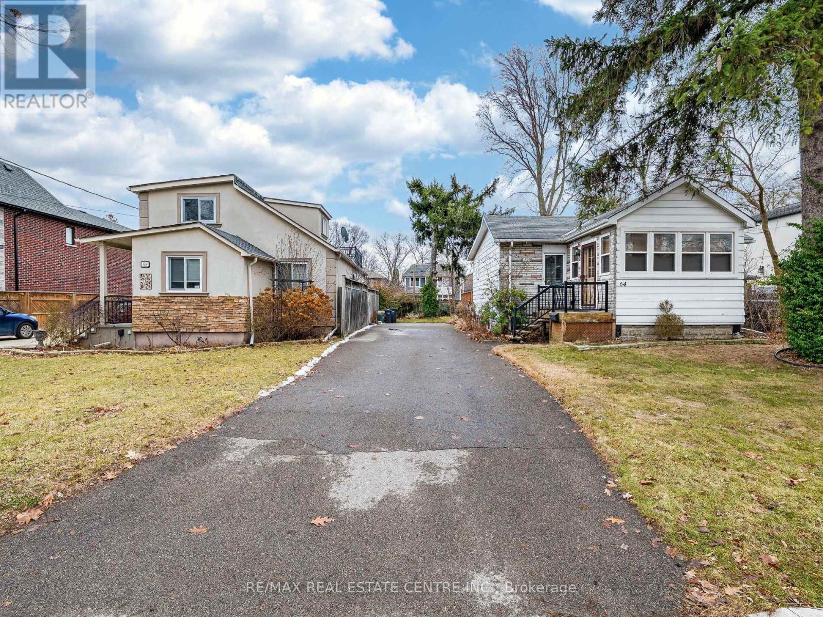 64 Eaglewood Boulevard, Mississauga (Mineola), Ontario  L5G 1V4 - Photo 5 - W12765056