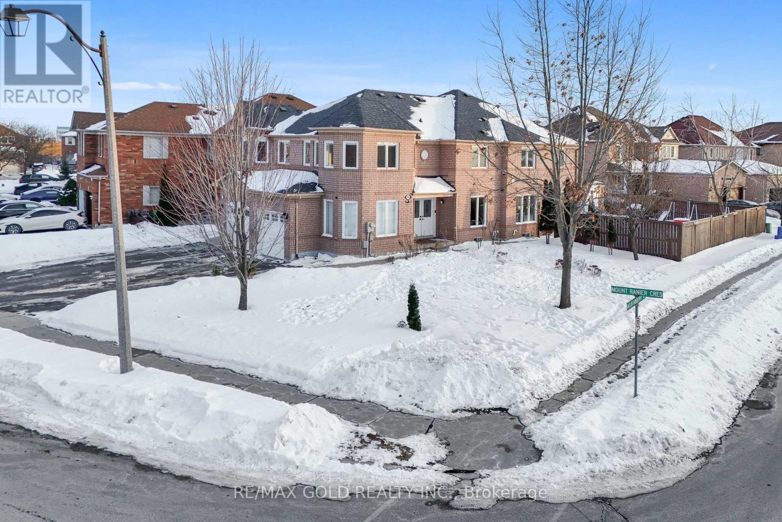 184 Mountainberry Road, Brampton, Ontario  L6R 2L2 - Photo 4 - W12765060