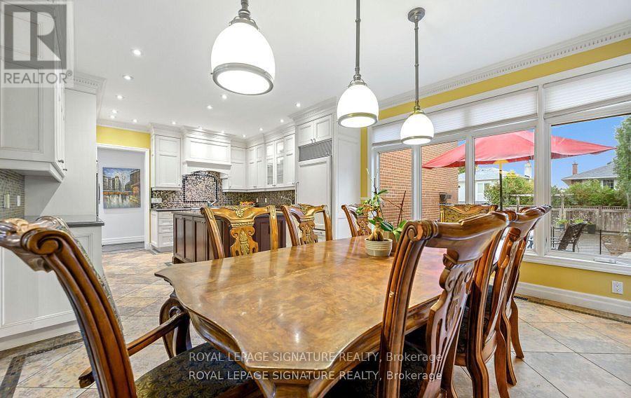 16 Kingsborough Crescent, Toronto (Willowridge-Martingrove-Richview), Ontario  M9R 2T9 - Photo 11 - W12765066