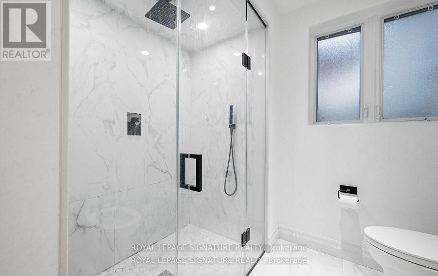 16 Kingsborough Crescent, Toronto (Willowridge-Martingrove-Richview), Ontario  M9R 2T9 - Photo 32 - W12765066