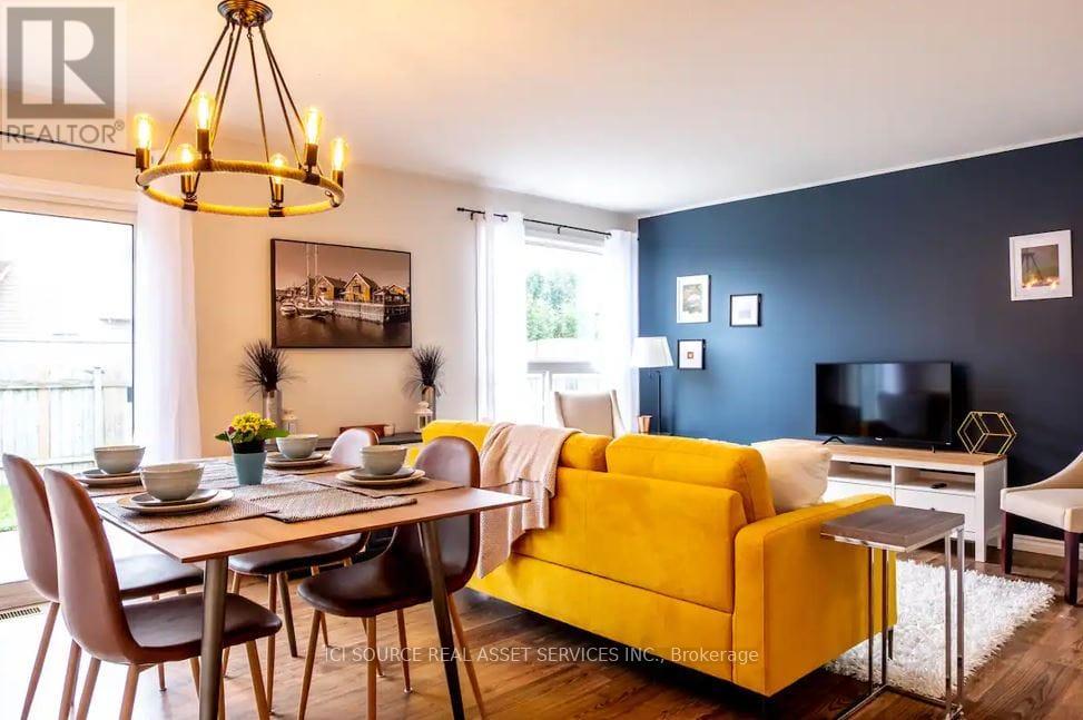 407 Rittenhouse Road, Kitchener, Ontario  N2E 3M4 - Photo 2 - X12764994