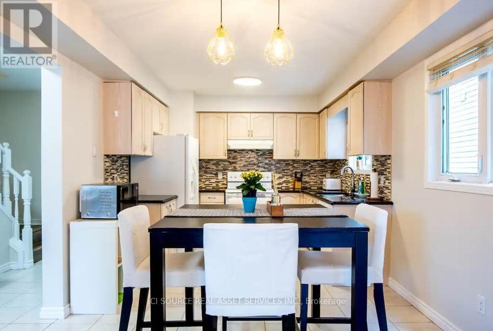 407 Rittenhouse Road, Kitchener, Ontario  N2E 3M4 - Photo 5 - X12764994