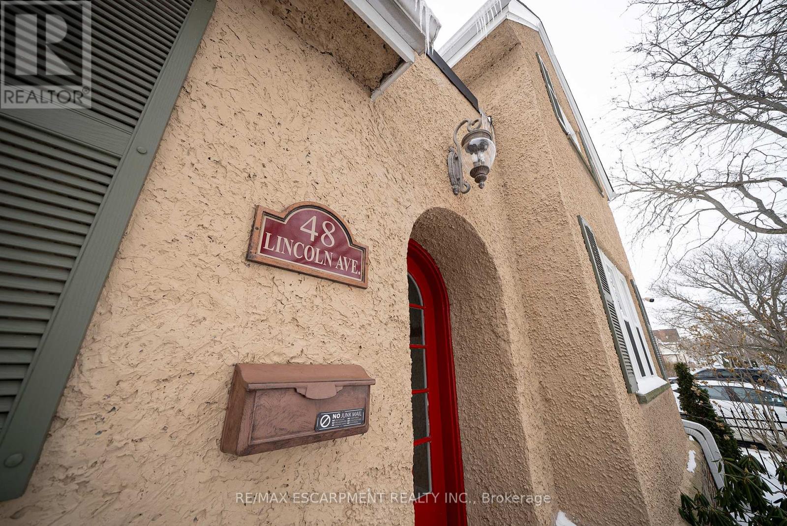 48 Lincoln Avenue, Brantford, Ontario  N3T 4S7 - Photo 2 - X12765000