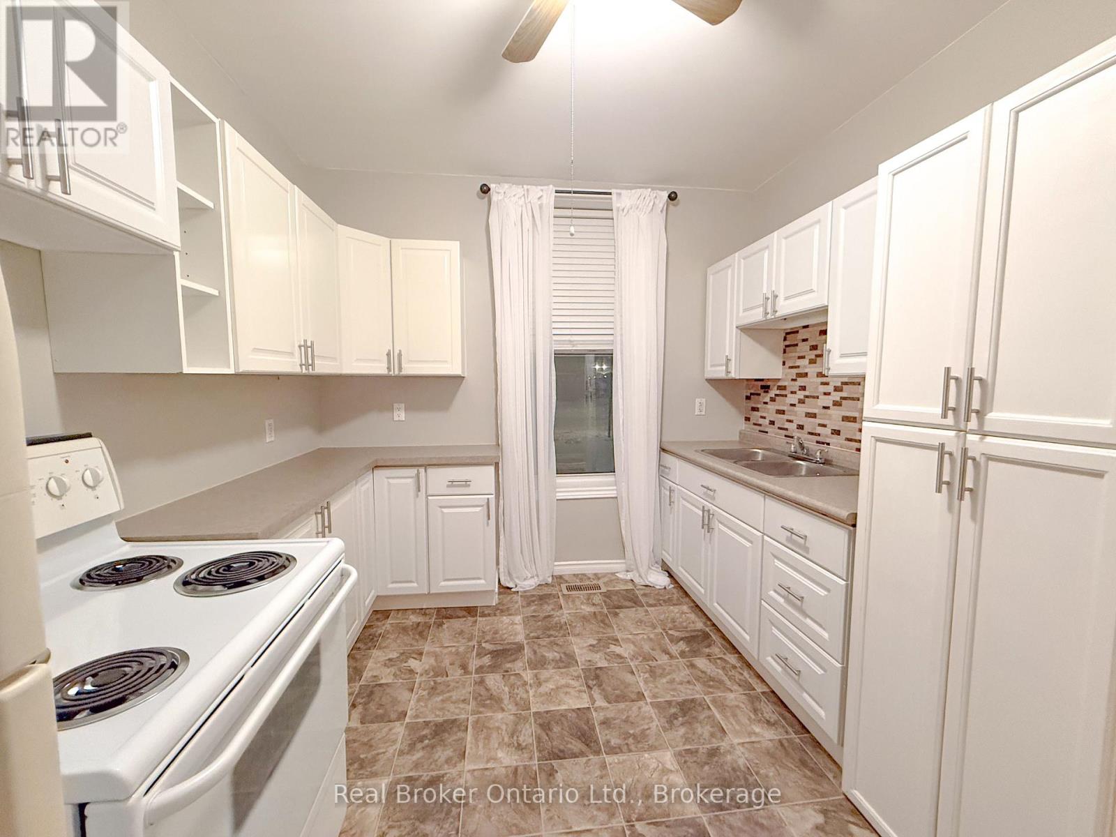 25 Drummond Street, Brantford, Ontario  N3S 5Z2 - Photo 10 - X12765124