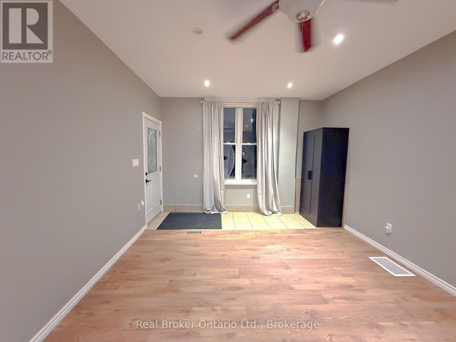 25 Drummond Street, Brantford, Ontario  N3S 5Z2 - Photo 7 - X12765124