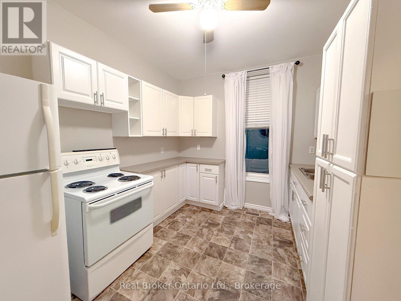 25 Drummond Street, Brantford, Ontario  N3S 5Z2 - Photo 9 - X12765124