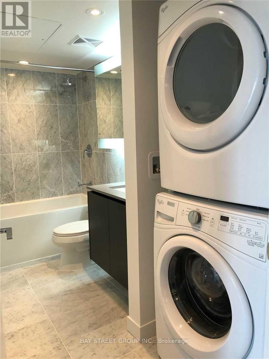 1212 - 80 Queens Wharf Road, Toronto, Ontario  M5V 0J3 - Photo 13 - C12711630