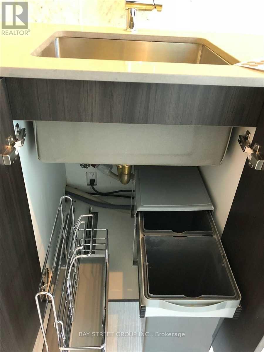 1212 - 80 Queens Wharf Road, Toronto, Ontario  M5V 0J3 - Photo 14 - C12711630