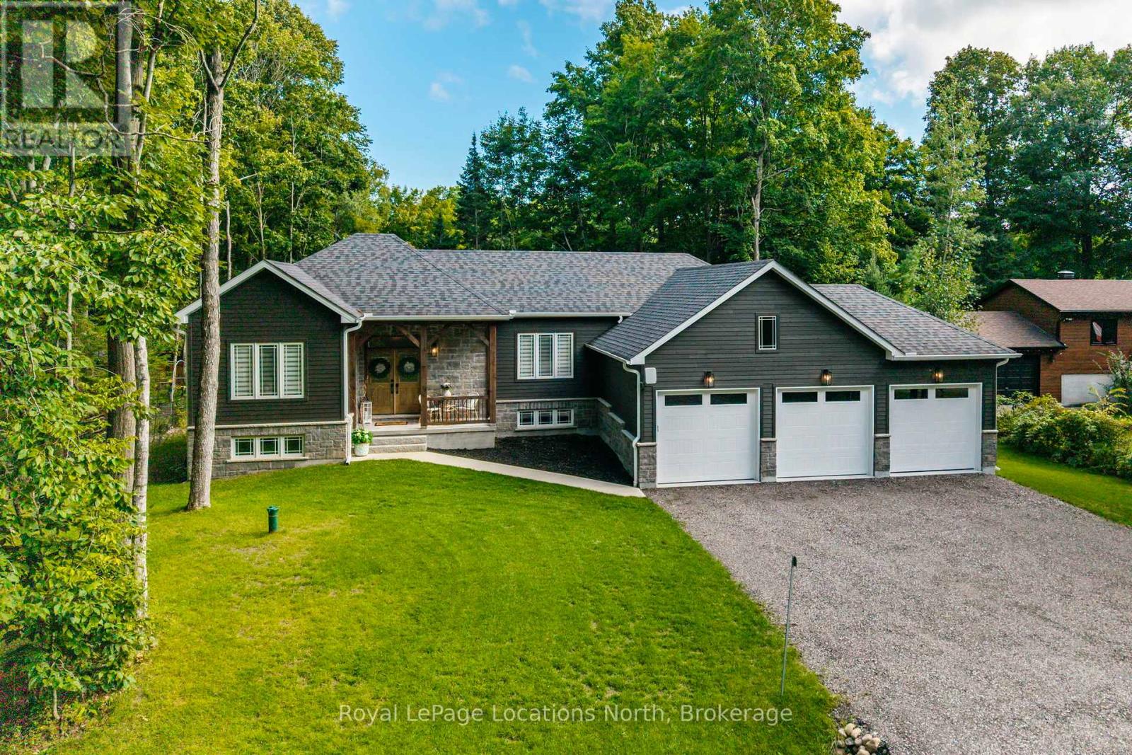 15 PINECONE AVENUE, Tiny, Ontario