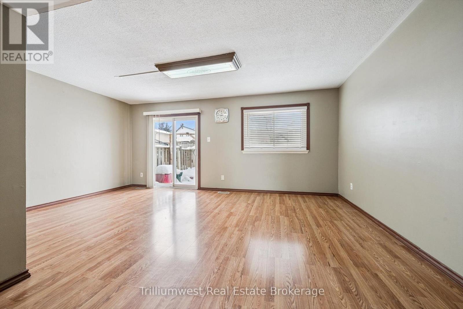 49 - 900 Central Park Drive, Brampton, Ontario  L6S 3J6 - Photo 7 - W12762242