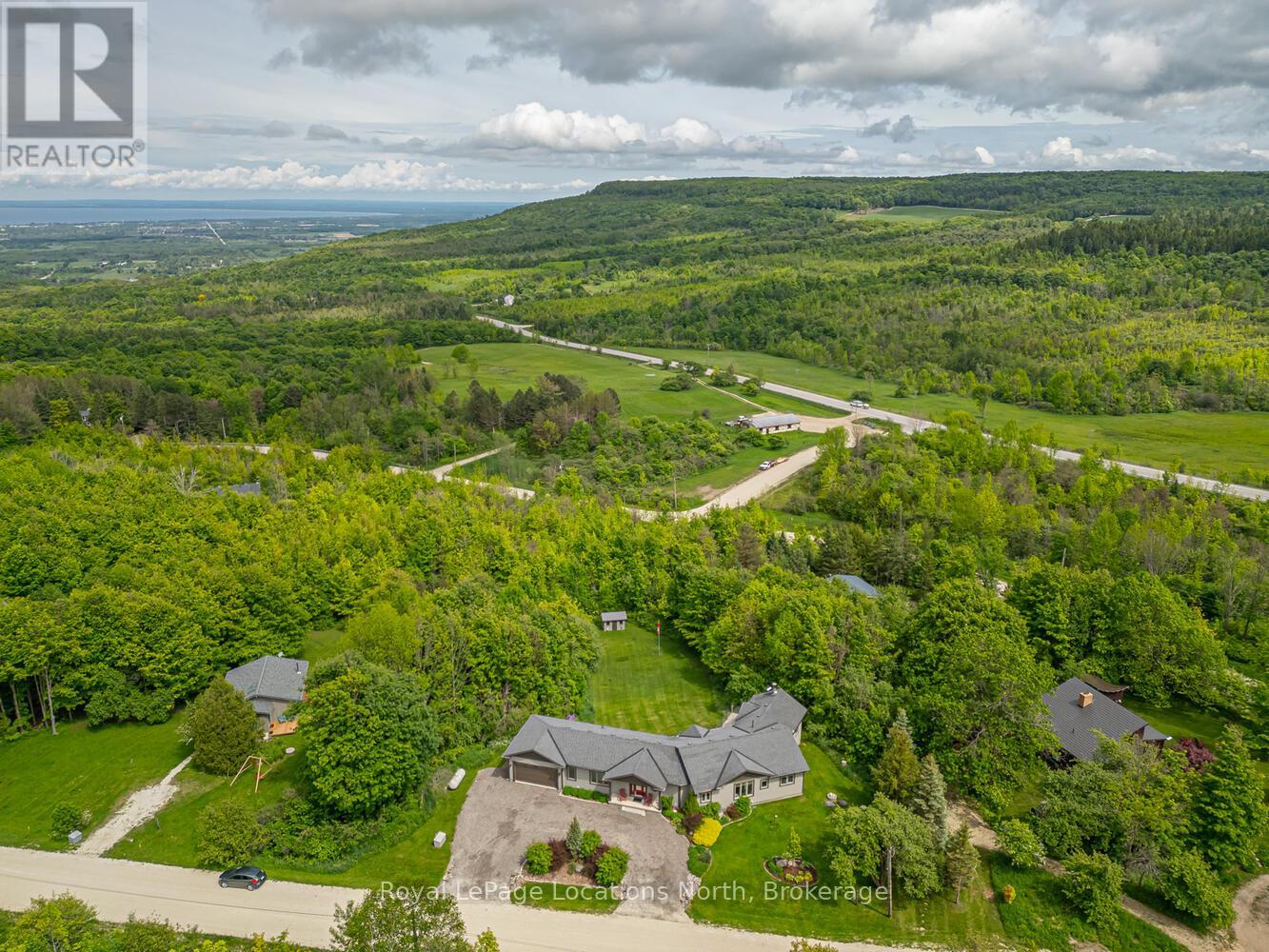 109 Kionontio Trail, Blue Mountains, Ontario  L9Y 0R6 - Photo 42 - X12765142