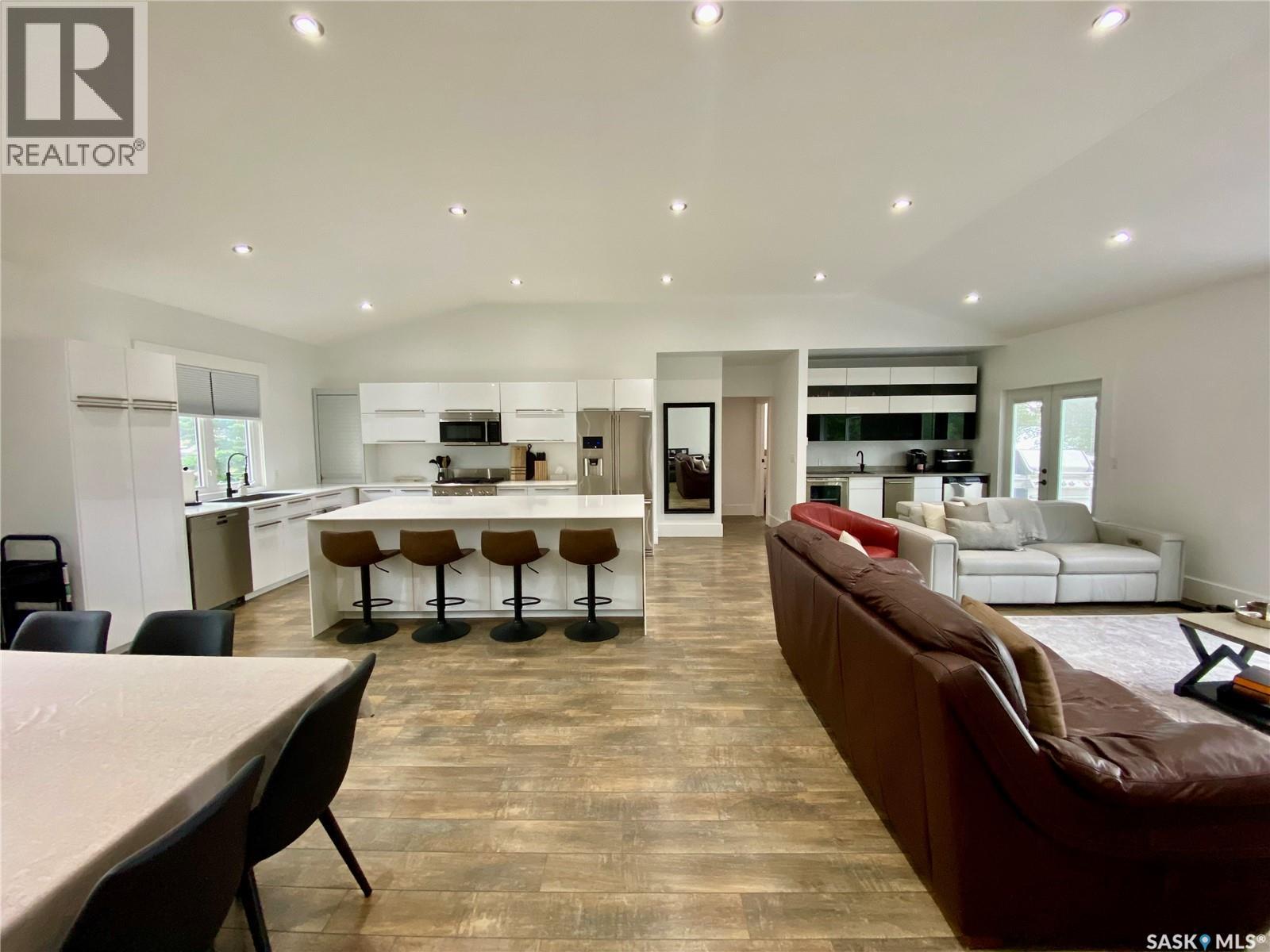 837 Prospect Avenue, Oxbow, Saskatchewan  S0C 2B0 - Photo 3 - SK013776