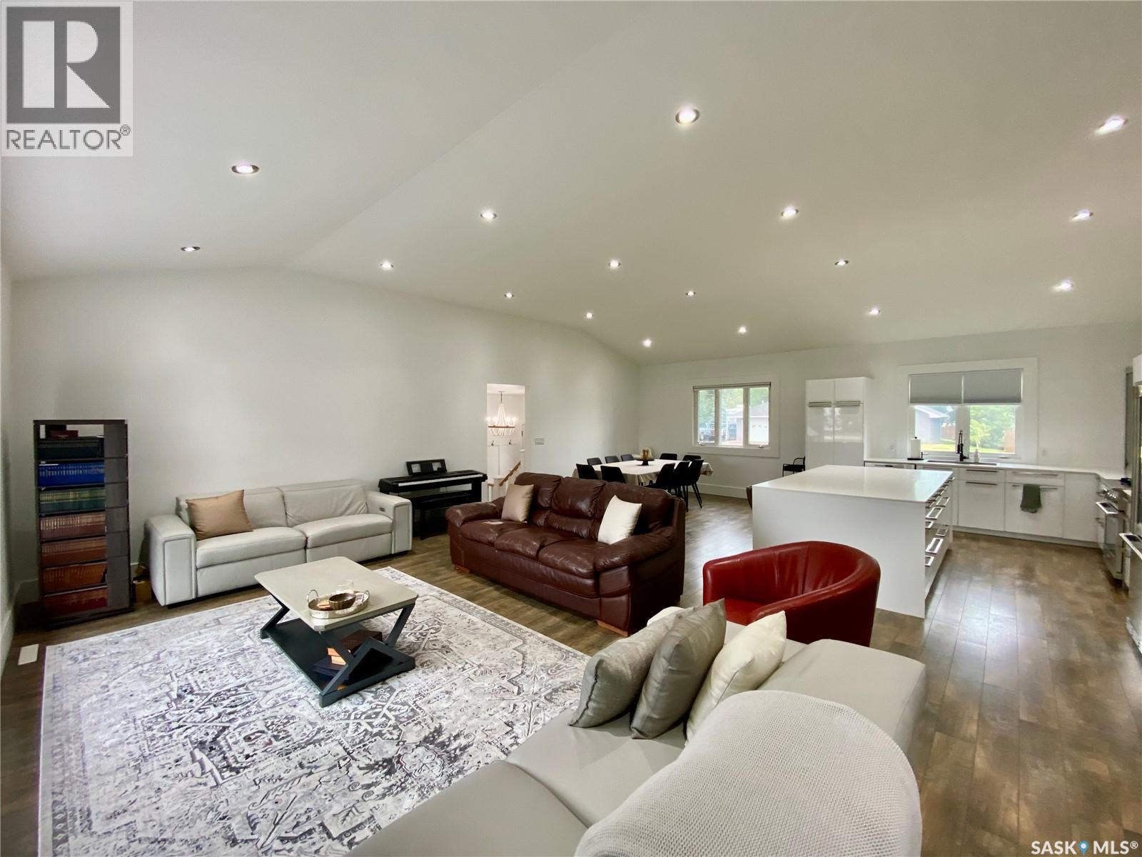 837 Prospect Avenue, Oxbow, Saskatchewan  S0C 2B0 - Photo 13 - SK013776