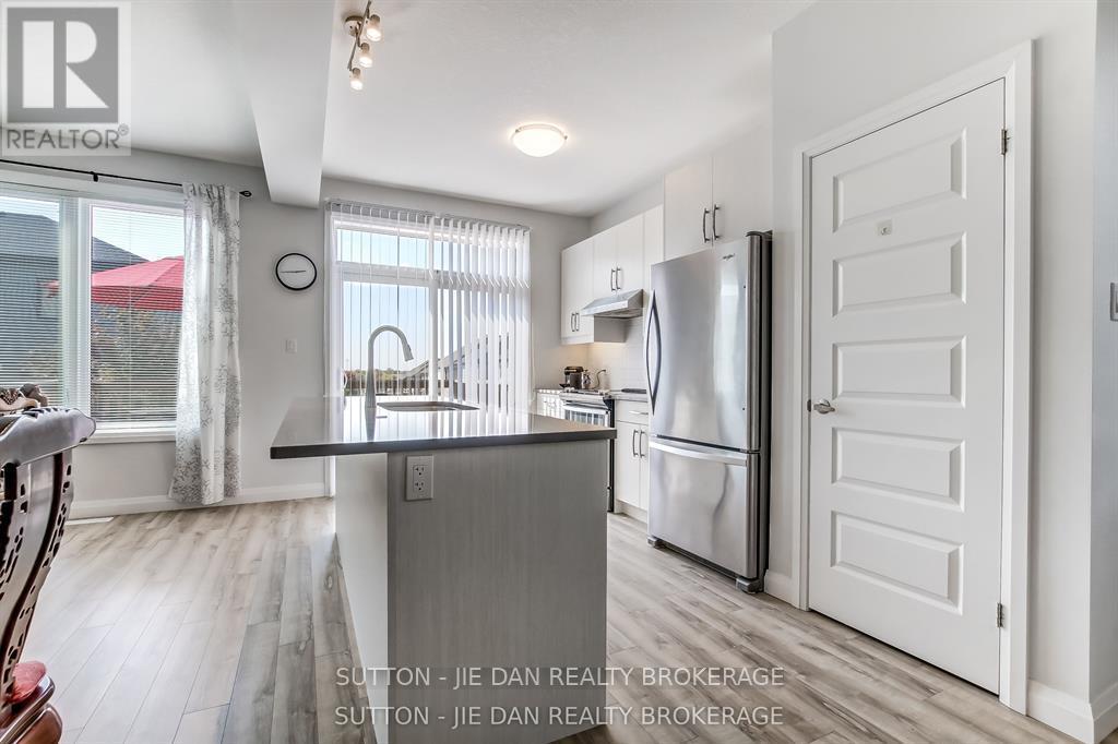 2 - 819 Kleinburg Drive, London North, Ontario  N5X 0N6 - Photo 4 - X12765114