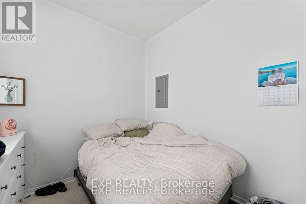 11 Albert Street, Laurentian Hills, Ontario  K0J 1J0 - Photo 11 - X12765070