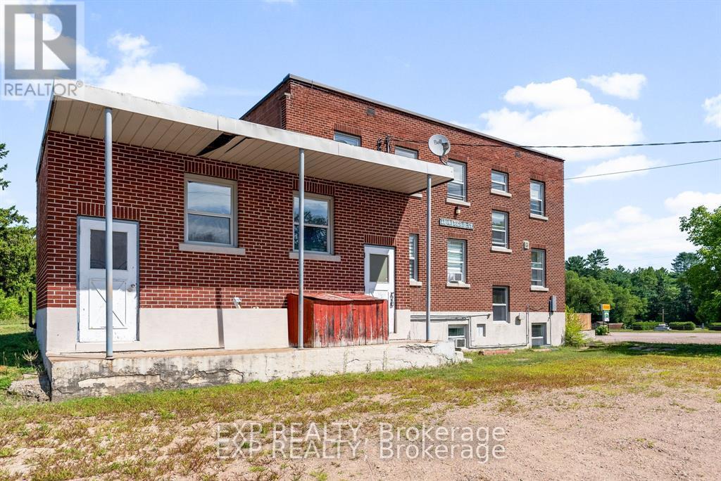 11 Albert Street, Laurentian Hills, Ontario  K0J 1J0 - Photo 22 - X12765070