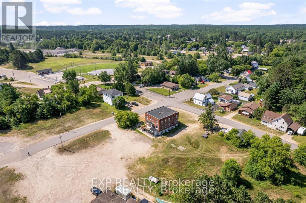 11 Albert Street, Laurentian Hills, Ontario  K0J 1J0 - Photo 30 - X12765070