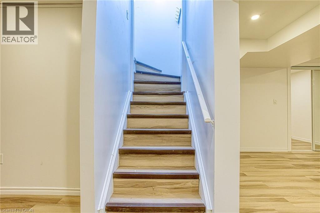 72 Nanaimo Crescent, Stoney Creek, Ontario  L8E 0E1 - Photo 2 - 40803074