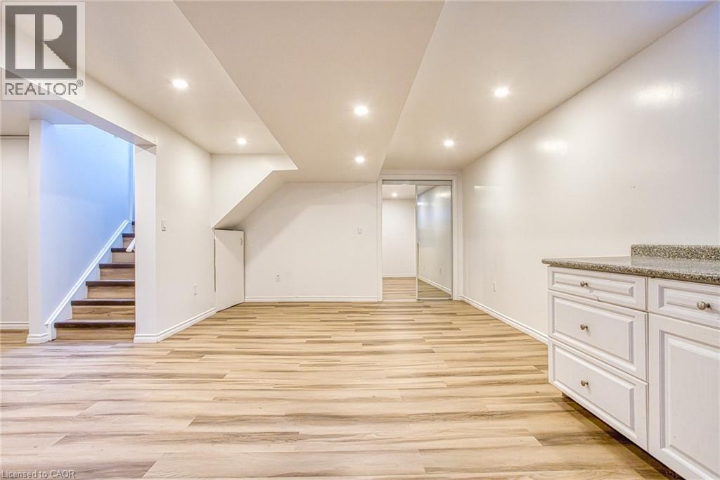 72 Nanaimo Crescent, Stoney Creek, Ontario  L8E 0E1 - Photo 7 - 40803074