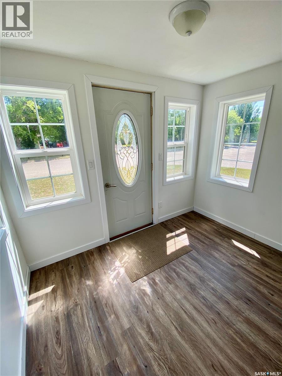 120 3rd Street W, Carnduff, Saskatchewan  S0C 0S0 - Photo 4 - SK011844