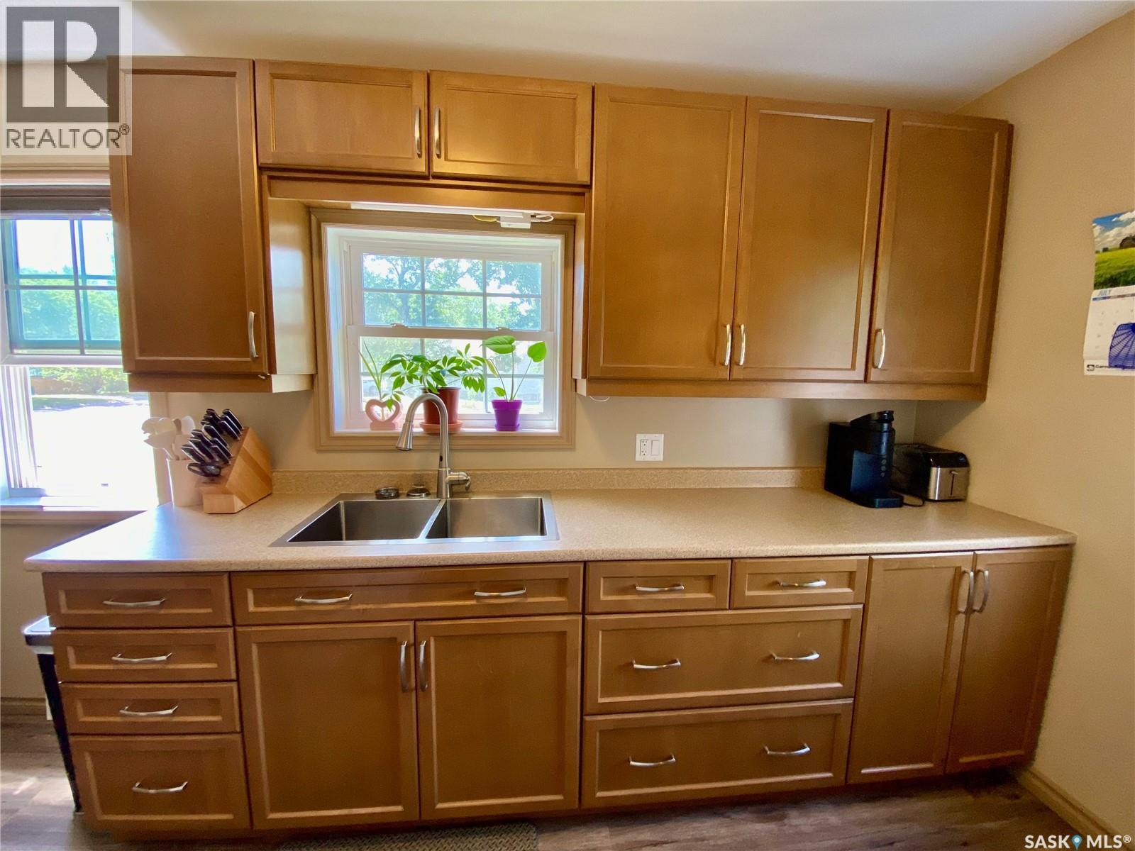 120 3rd Street W, Carnduff, Saskatchewan  S0C 0S0 - Photo 9 - SK011844