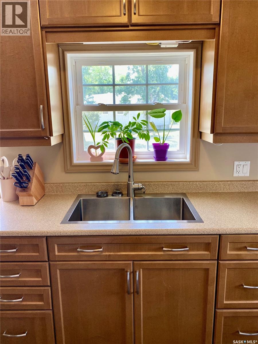 120 3rd Street W, Carnduff, Saskatchewan  S0C 0S0 - Photo 6 - SK011844