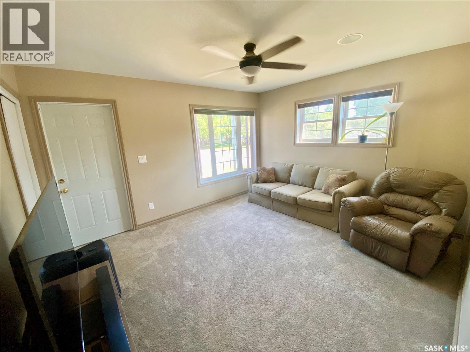 120 3rd Street W, Carnduff, Saskatchewan  S0C 0S0 - Photo 14 - SK011844