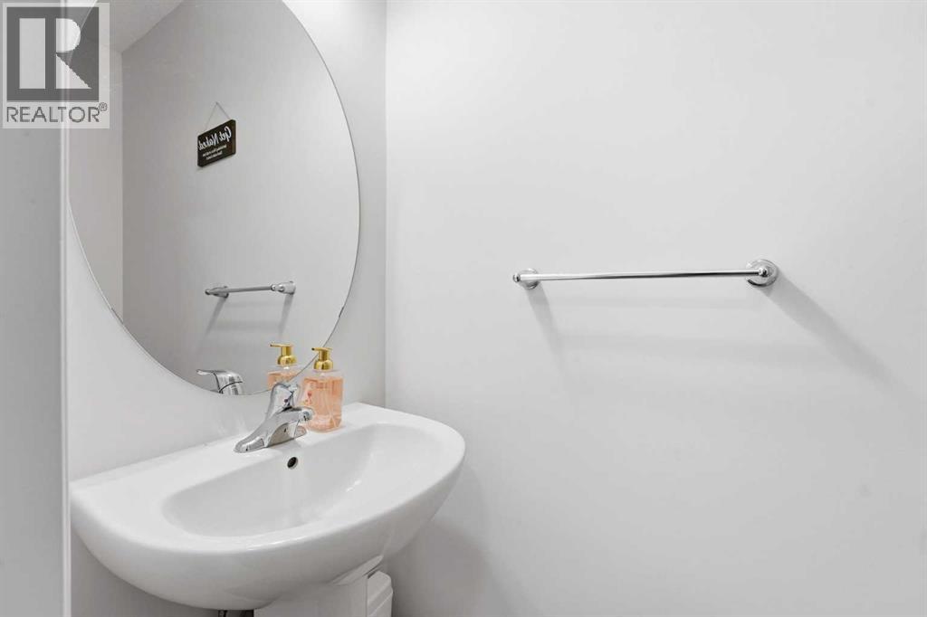 752 Osborne Drive Sw, Airdrie, Alberta  T4B 5E5 - Photo 14 - A2283346