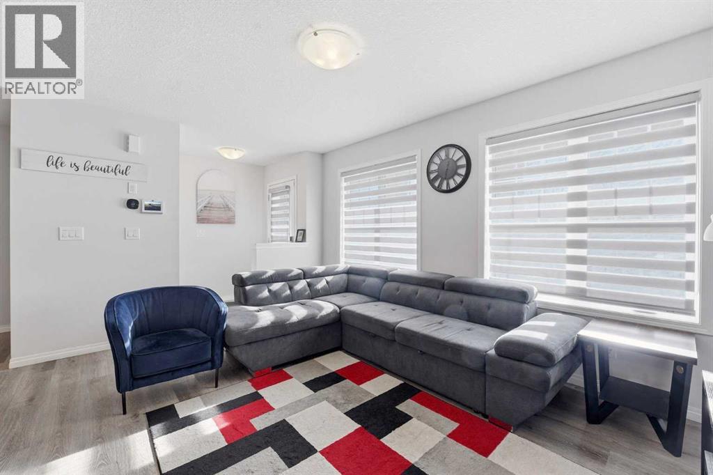 752 Osborne Drive Sw, Airdrie, Alberta  T4B 5E5 - Photo 5 - A2283346