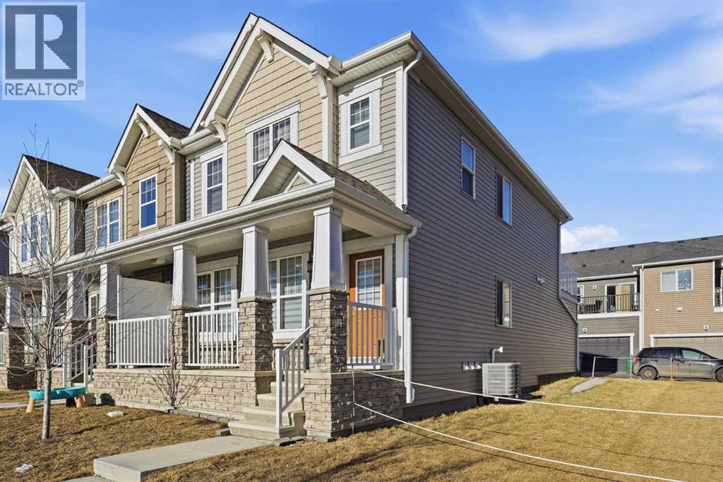 752 Osborne Drive Sw, Airdrie, Alberta  T4B 5E5 - Photo 1 - A2283346